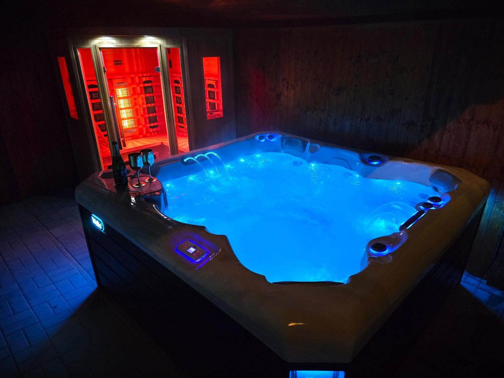 Max - Whirlpool & Bazen & Sauna *