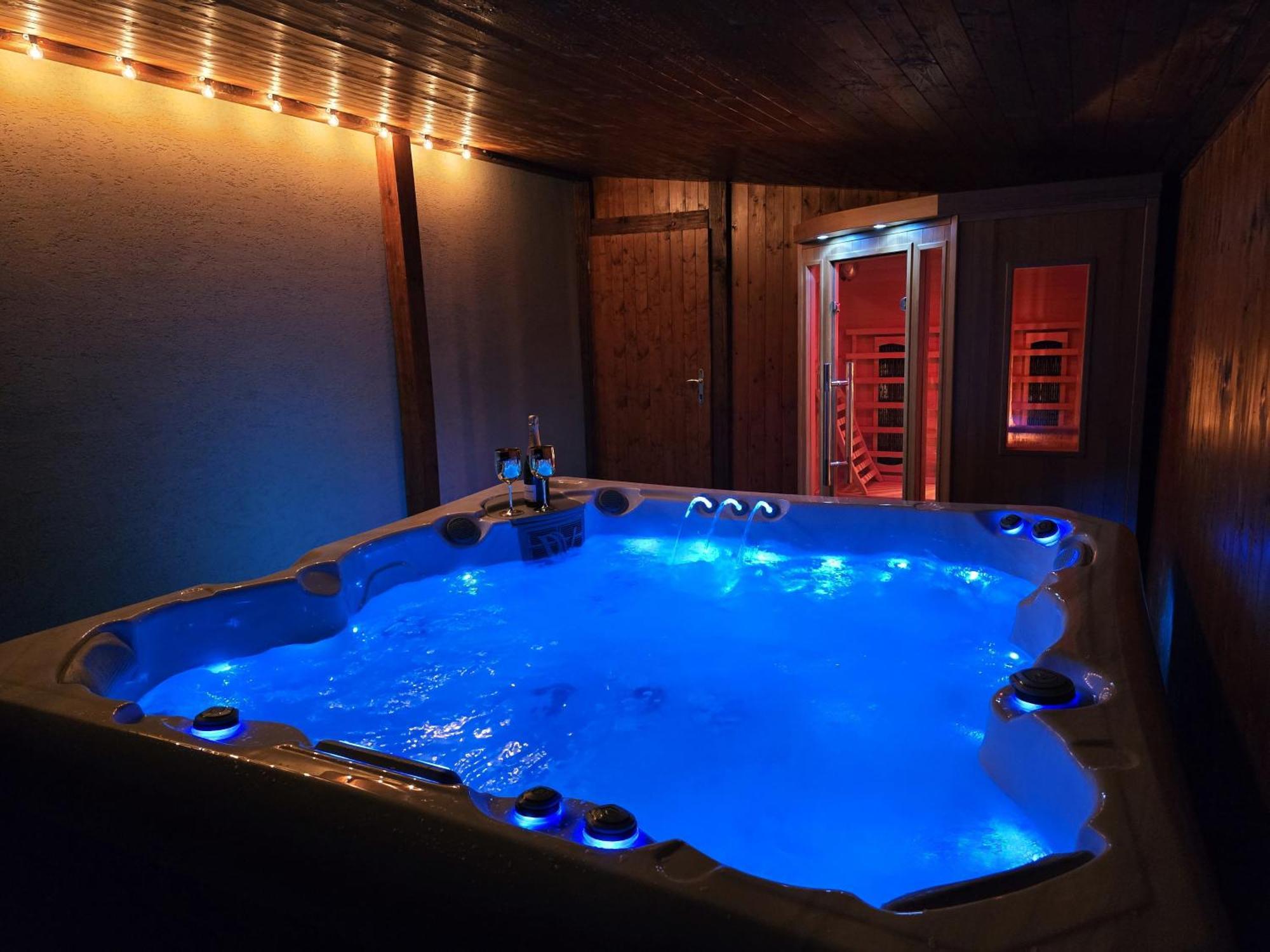 Max - Whirlpool & Bazen & Sauna